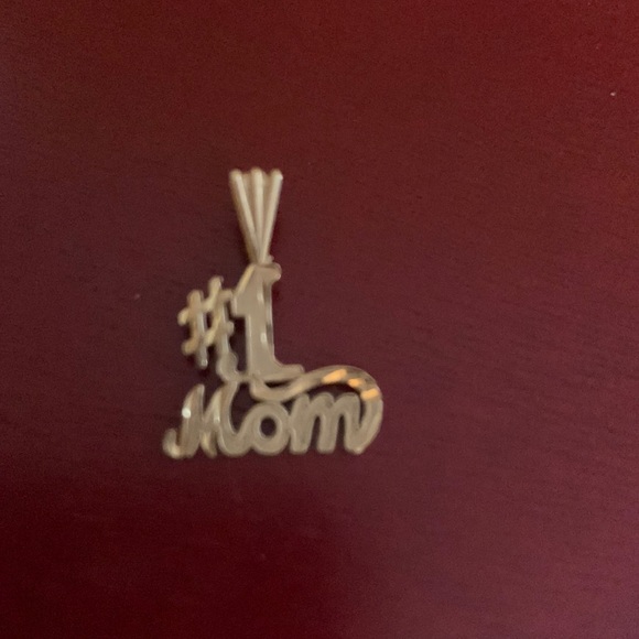Vintage 14K Gold Mom Charm - Picture 2 of 6